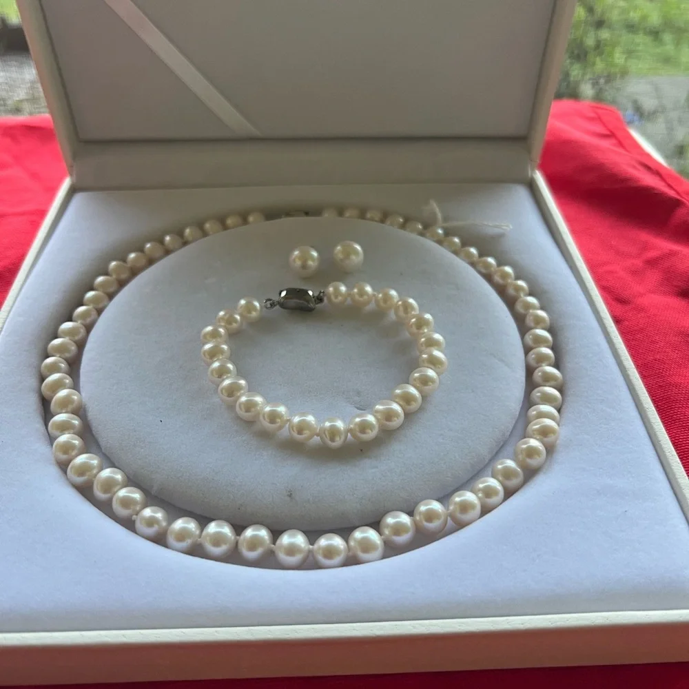 Viki Lynn Elegant Freshwater Necklace Pearl Jewelry Set - Picture 3 of 15